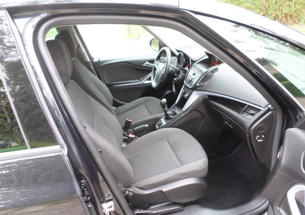 Opel Zafira cena 42900 przebieg: 159000, rok produkcji 2016 z Radom małe 781